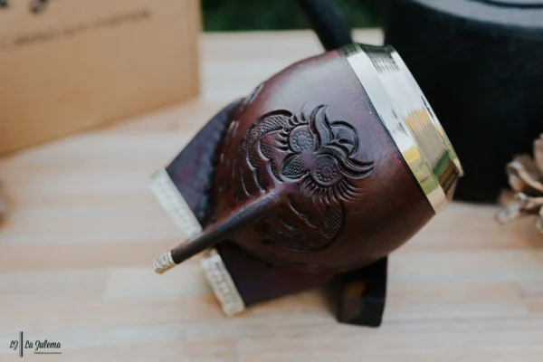 Mate de calabaza torpedo repujado