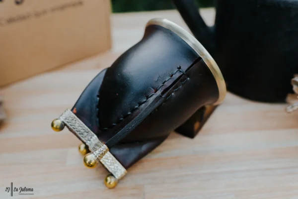 MMF_5225 Mate de calabaza camionero con bolitas